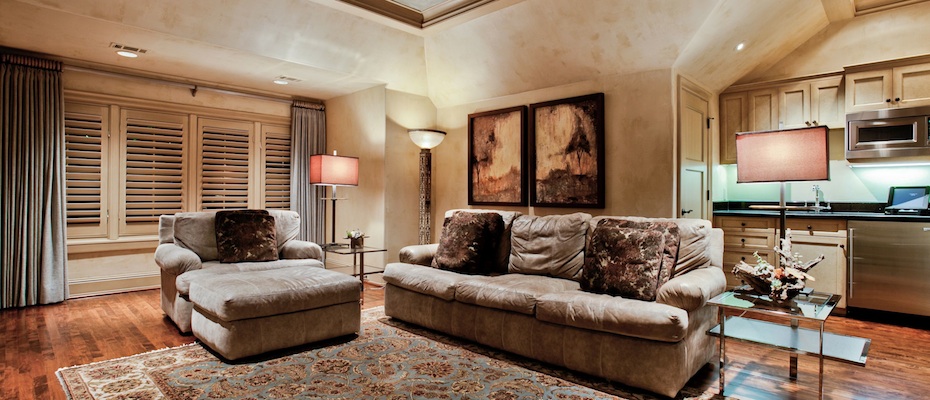http://www.dpmdifference.com/wp-content/blogs.dir/10/files/2012/05/Upstairs-Family-Room.jpg